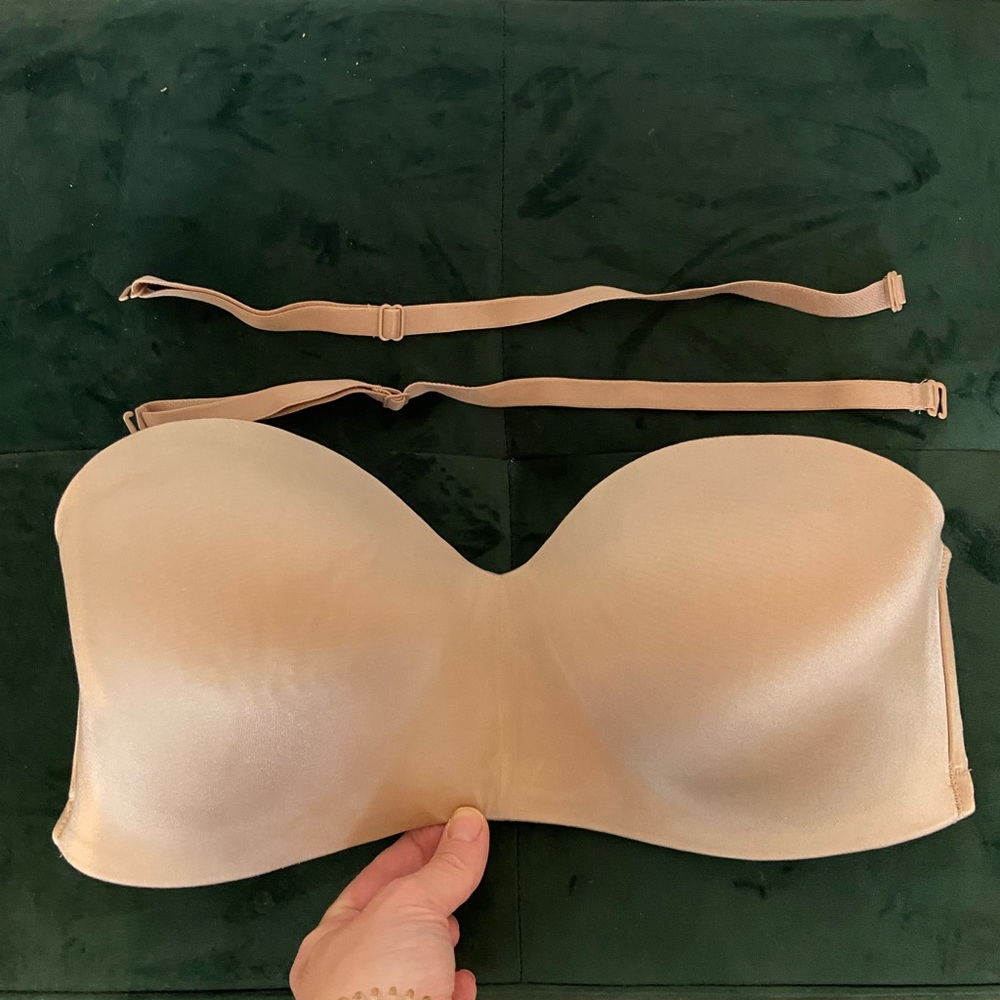 B.tempt’d by Wacoal wirefree strapless bra